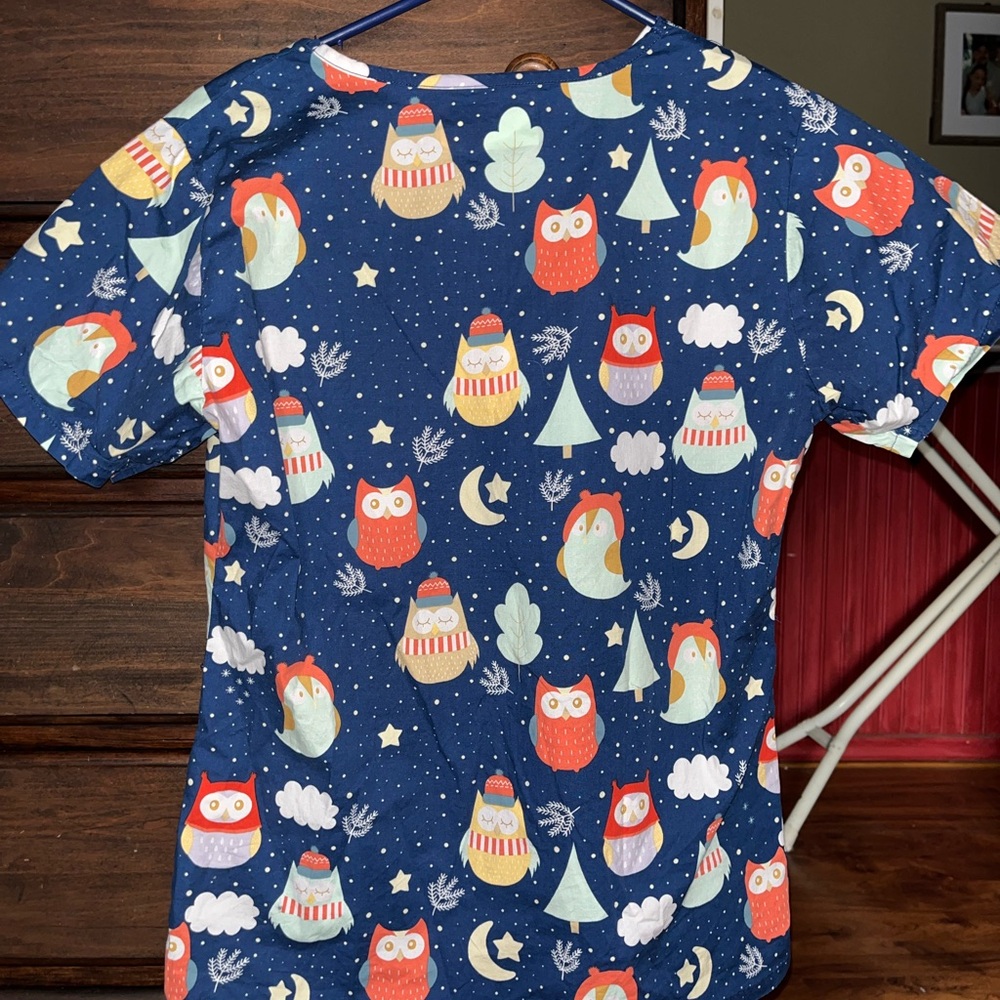 Tasha + Me scrub top with owls in size Small